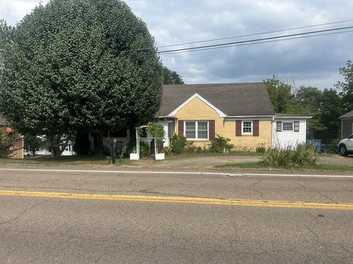 136 N Forrest Ave, Camden, TN, 38320-1224 | Card Image