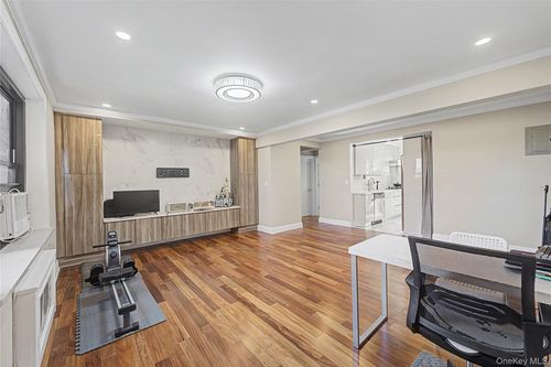 apt-3h-21102 73rd Ave, Oakland Gardens, NY, 11364-2819 | Card Image