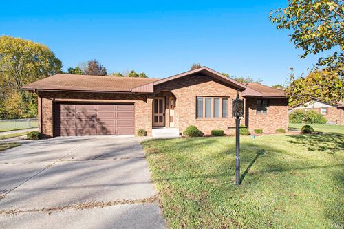 55795 Cedar Rd, Mishawaka, IN, 46545-7830 | Card Image