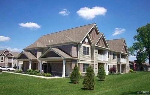 1013 Deer Lakes Dr, Amherst, NY, 14228-5418 | Card Image