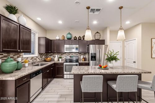 7769 W Bonitos Dr, Phoenix, AZ, 85035-5076 | Card Image