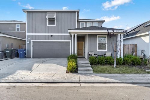 2831 N Redda Rd, Fresno, CA, 93737-9618 | Card Image