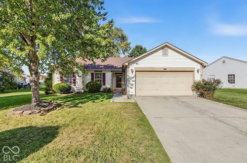 105 Fountain Dr, Mooresville, IN, 46158-2765 | Card Image