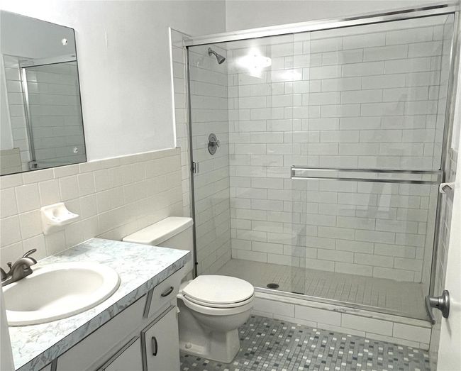 APT-37 - 2417 Persian Dr, Condo with 2 bedrooms, 2 bathrooms and null parking in CLEARWATER FL | Image 5