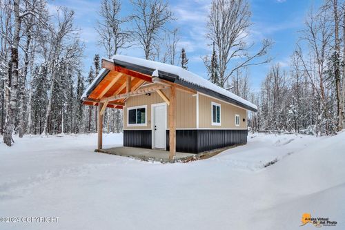 15991 E Kashwitna Road, Talkeetna, AK, 99676 | Card Image