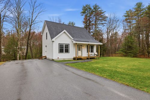 252 Buxton Road, Saco, ME, 04072 | Card Image