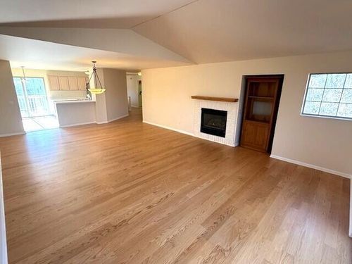 21-500 S Edwards Boulevard, Lake Geneva, WI, 53147 | Card Image