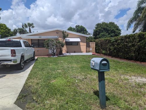 6137 Dewey St, Hollywood, FL, 33023-1820 | Card Image