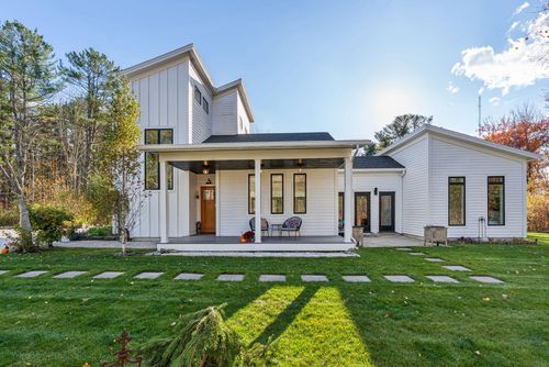 12 Wallace Street, Kennebunk, ME, 04043 | Card Image