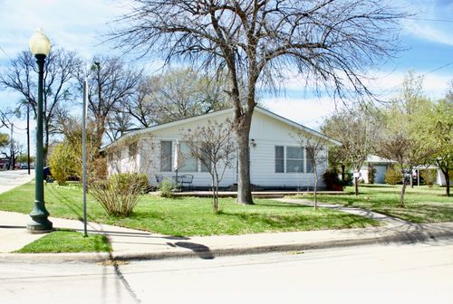 422 Smith St, Grapevine, TX, 76051-5445 | Card Image