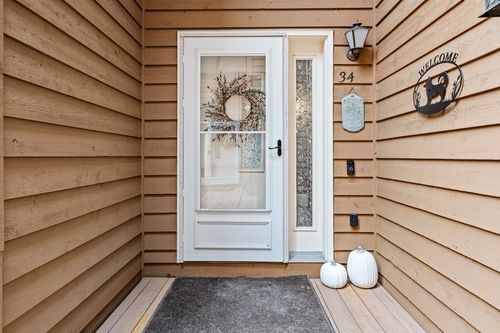 34-34 Danforth Ct, Haverhill, MA, 01832-1194 | Card Image