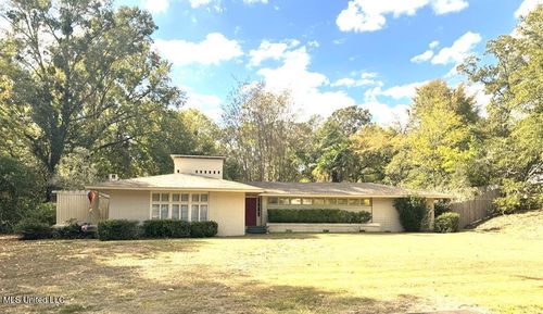 102 Dana Rd, Natchez, MS, 39120-4702 | Card Image