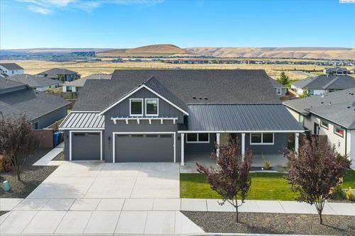 3951 Corvina St, Richland, WA, 99352-5711 | Card Image