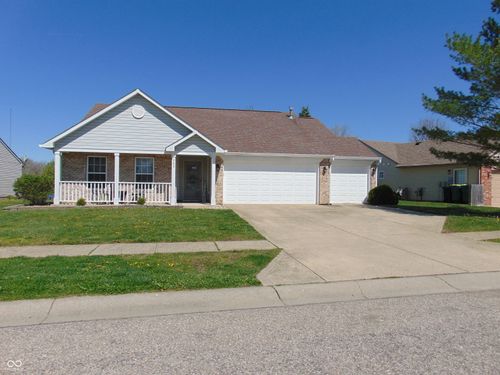 982 Youngs Creek Dr, Franklin, IN, 46131-7147 | Card Image