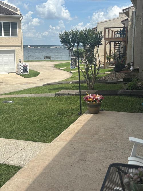 39 Regency Pt, Montgomery, TX, 77356-9094 | Card Image