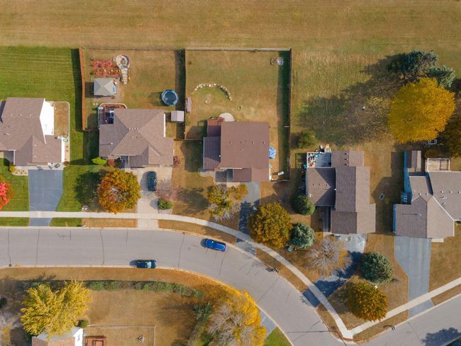 34-web-or-mls-8818-douglas-dr-n.jpg | Image 5