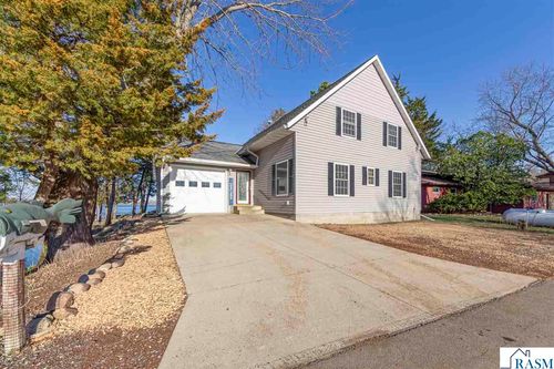 49335 Sportsmans Ln, Waterville, MN, 56096-4172 | Card Image