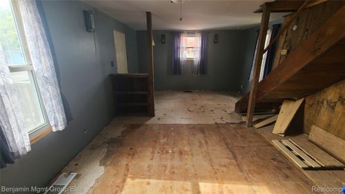 120 W Mcneil St, Corunna, MI, 48817-1620 | Card Image