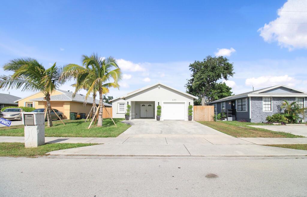 11th Ave, Delray Beach, FL 33444