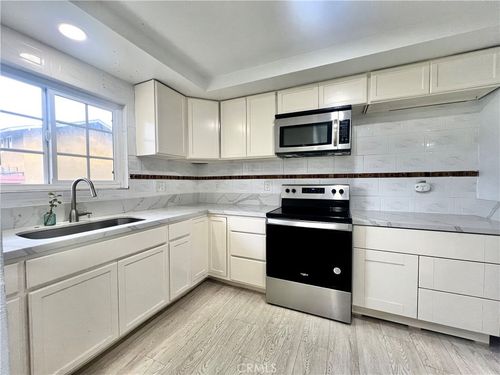 15d-624 S Sullivan St, Santa Ana, CA, 92704-2656 | Card Image