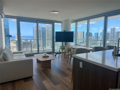 2818r-1500 Rycroft St, Honolulu, HI, 96814-7063 | Card Image