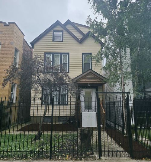 1726 N Sawyer Ave, Chicago, IL, 60647-4917 | Card Image