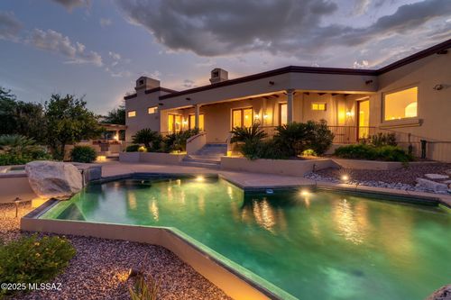 5096 N Avenida De Castilla, Tucson, AZ, 85718-6075 | Card Image