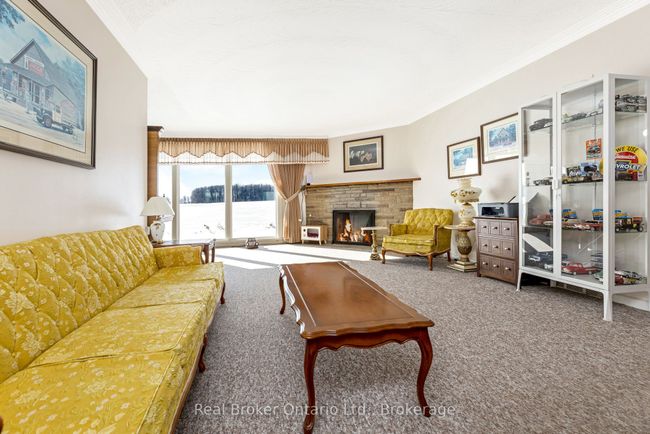 9110 10 Th Line, House other with 3 bedrooms, 1 bathrooms and 8 parking in Norval ON | Image 11