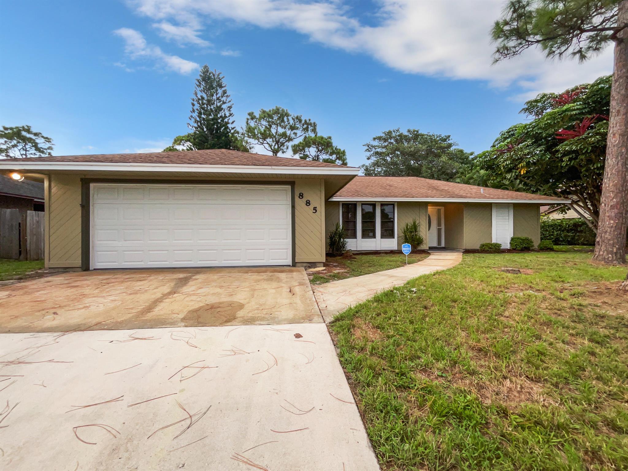Evergreen Ter, Port Saint Lucie, FL 34983