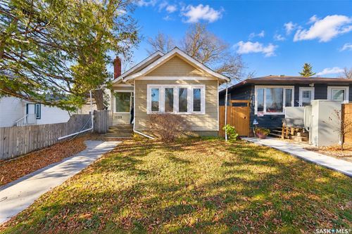 1125 B Avenue N, Saskatoon, SK, S7L1G2 | Card Image