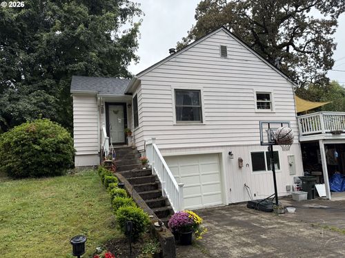 5835 W A St, West Linn, OR, 97068-3135 | Card Image