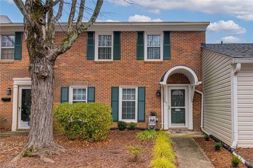 d-4010 Huntingreen Ln, Winston-Salem, NC, 27106-4393 | Card Image