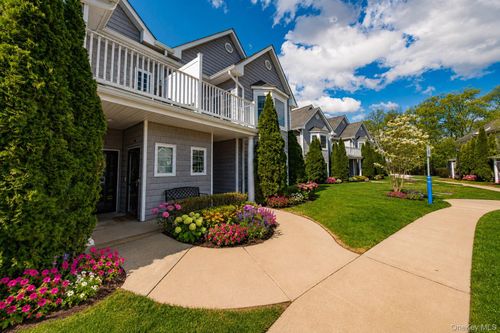 105 Okeefe Ct, Oakdale, NY, 11769-2329 | Card Image