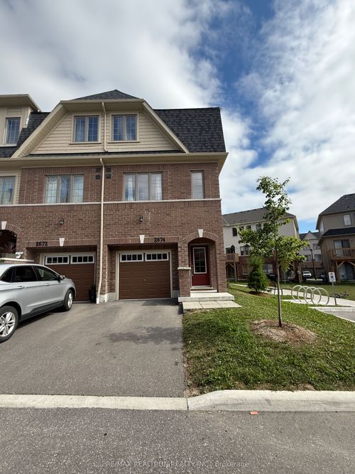 100-2674 Magdalen Path, Oshawa, ON, L1L0R6 | Card Image