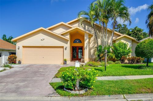 851 Kriswell Ct, Palm Harbor, FL, 34683-2648 | Card Image