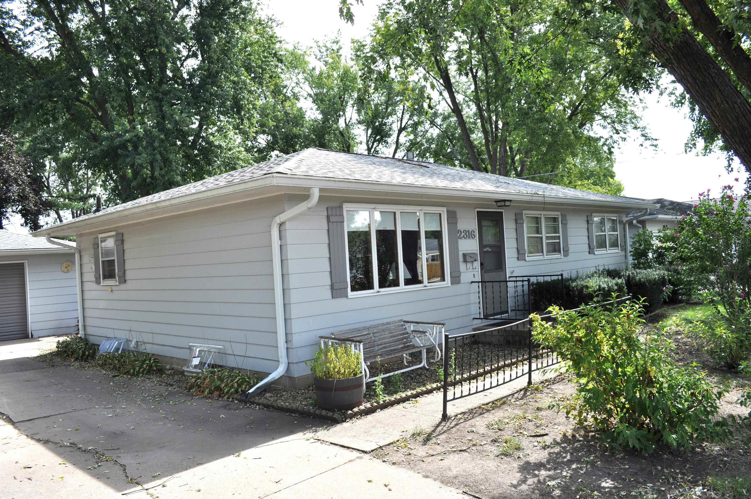 Royal Dr, Cedar Falls, IA 50613