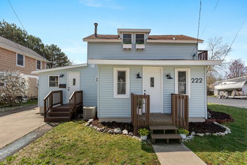 222 Oak St, South Haven, MI, 49090-1023 | Card Image