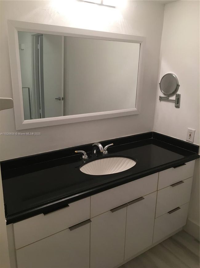 APT-8 - 2180 Brickell Ave, Townhouse with 2 bedrooms, 2 bathrooms and null parking in Miami FL | Image 31