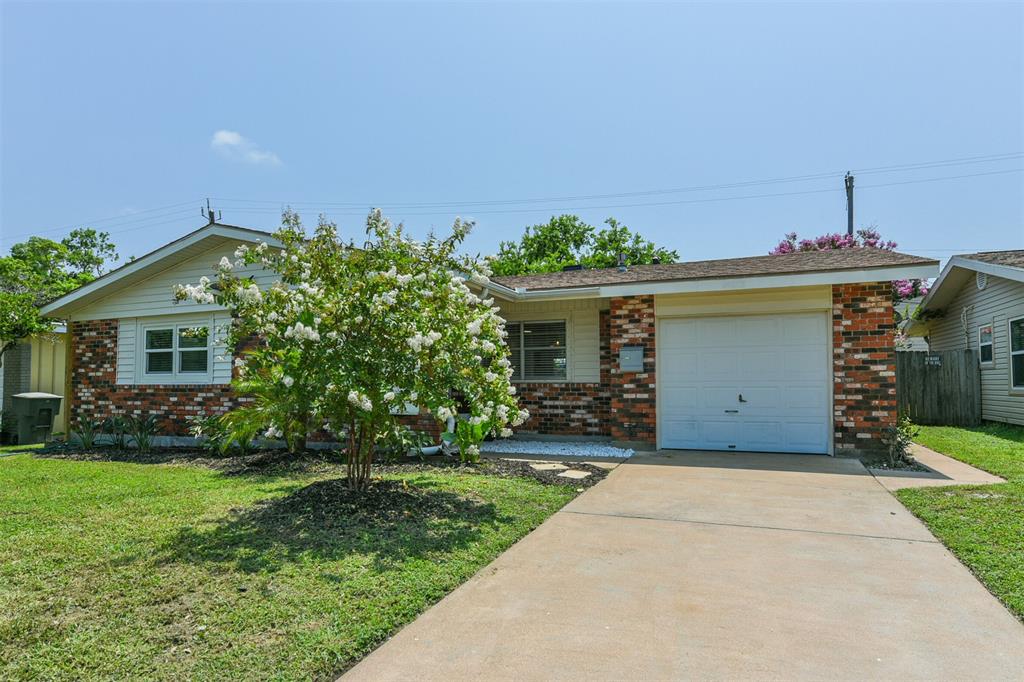 Mackeral St, Galveston, TX 77550