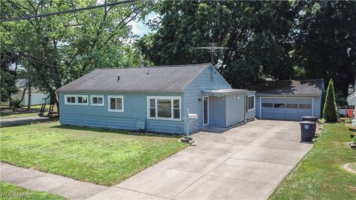 1182 Sarlson Ave, Akron, OH, 44314-1415 | Card Image