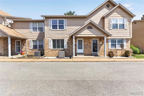 262 Carmel Woods Drive, Ellisville, MO, 63021 | Card Image