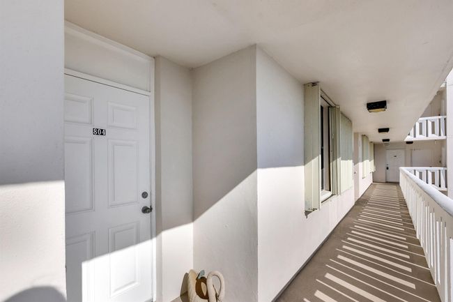 APT-804 - 5059 N Highway A1a, Condo with 2 bedrooms, 2 bathrooms and null parking in Hutchinson Island FL | Image 8