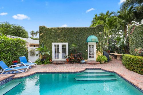 605 Sunset Rd, West Palm Beach, FL, 33401-7841 | Card Image