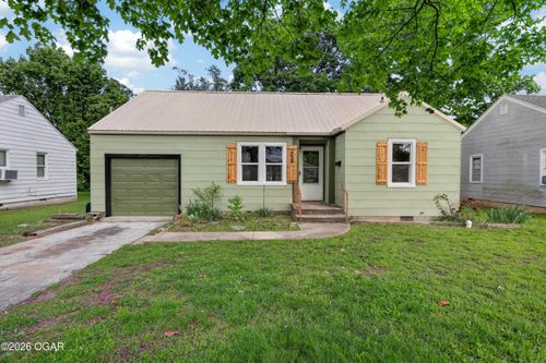 1724 Hillcrest Dr, Carthage, MO, 64836-3057 | Card Image