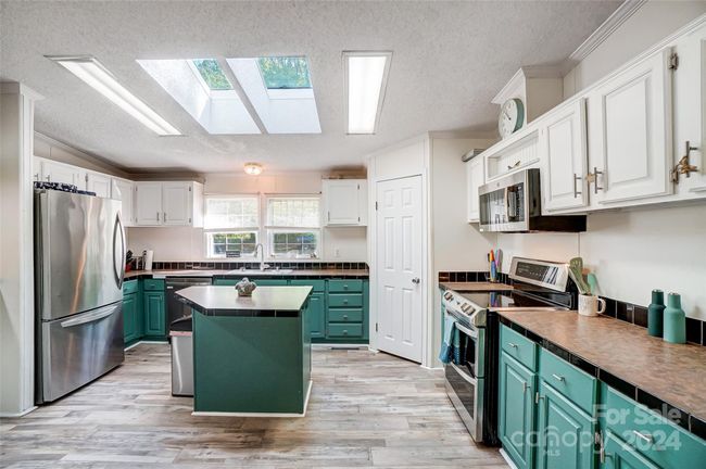 11015 Broken Pebble Ln, House other with 3 bedrooms, 2 bathrooms and null parking in Charlotte NC | Image 13