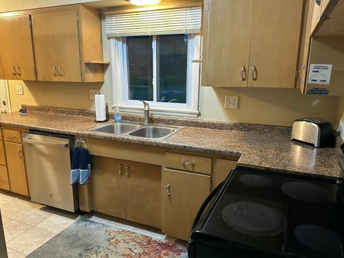 105 Lyons St, Duluth, MN, 55811-2348 | Card Image