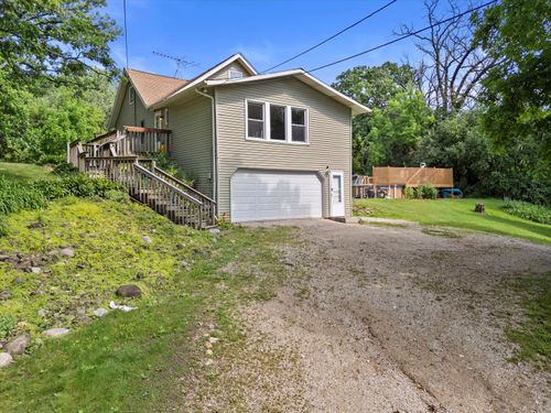 8020 Ridgeway Dr, Burlington, WI, 53105-9237 | Card Image