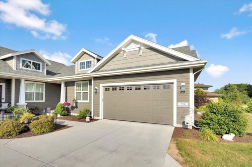 N62W21656 Augusta Parkway, Menomonee Falls, WI, 53051 | Card Image