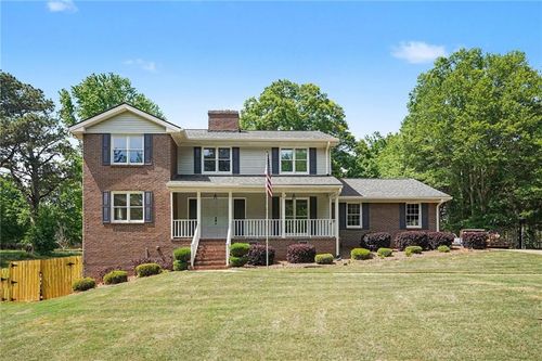 2080 Castle Lake Dr, Tyrone, GA, 30290-2212 | Card Image