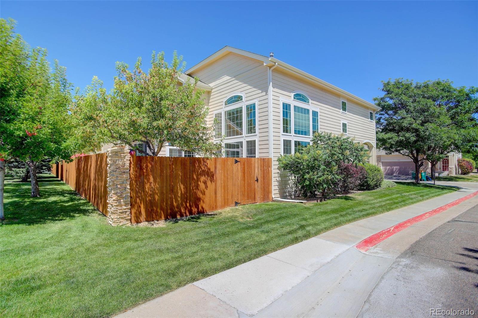 Phillips Dr, Littleton, CO 80128
